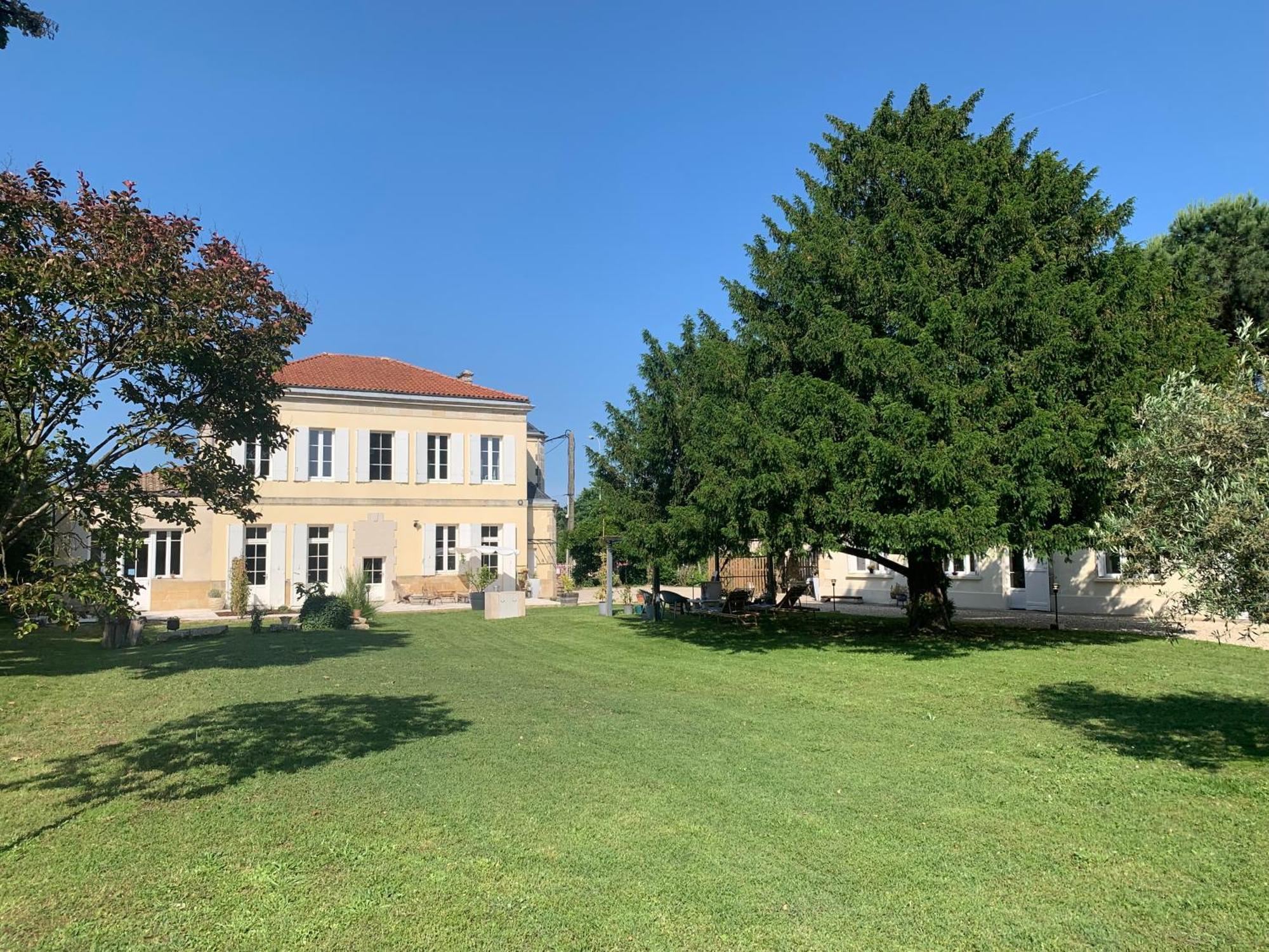 Suite Privative Abella - Aile De Maison Bourgeoise Ambares-et-Lagrave Exteriér fotografie