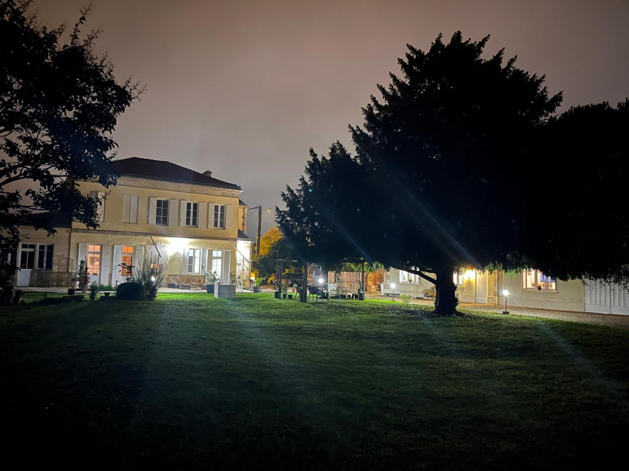 Suite Privative Abella - Aile De Maison Bourgeoise Ambares-et-Lagrave Exteriér fotografie